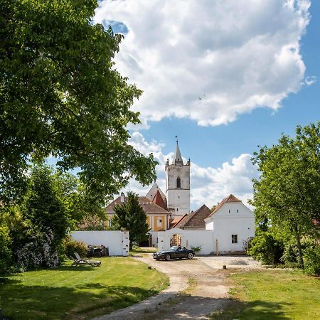 Ambrožův dvůr - Barokní appartment Pouzdrany Exterior foto